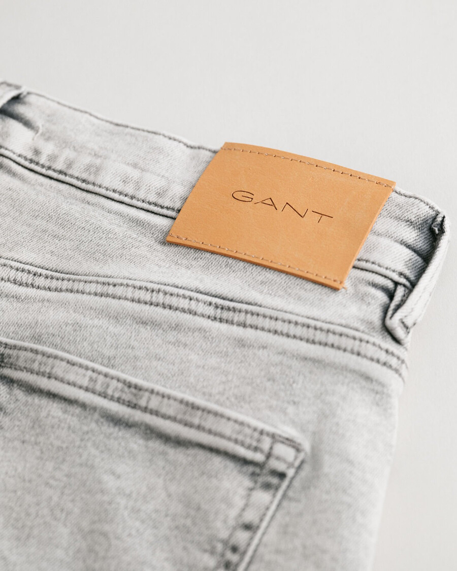 blugi slim fit pentru adolescenți - gri purtați