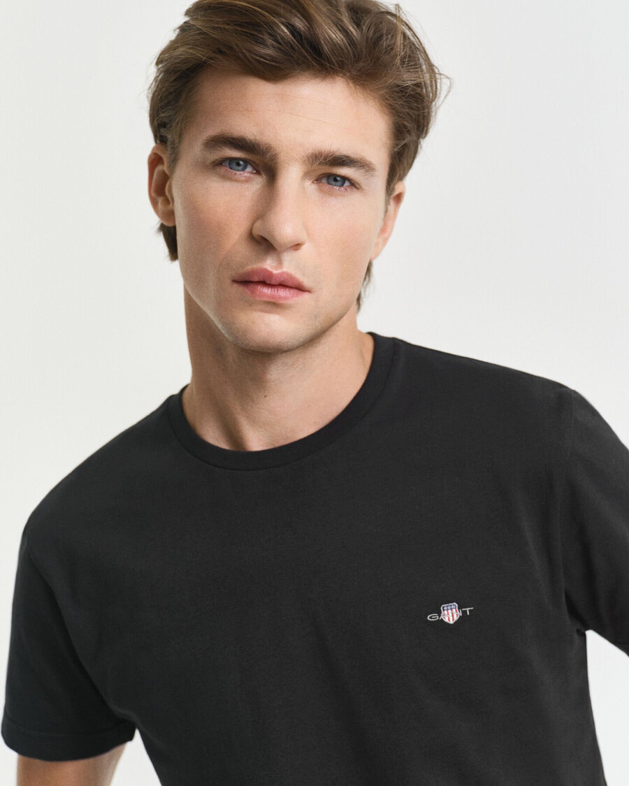 tricou slim fit cu scut - negru