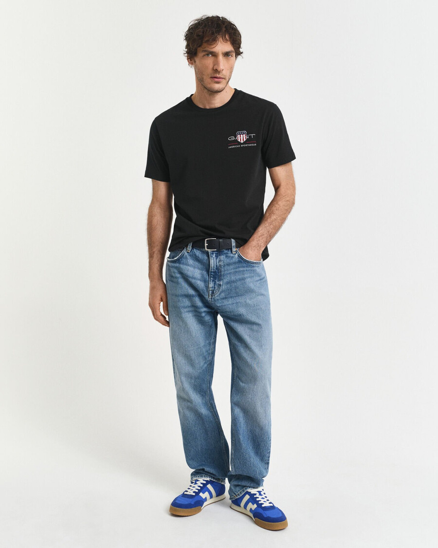 tricou cu scut brodat archive - negru