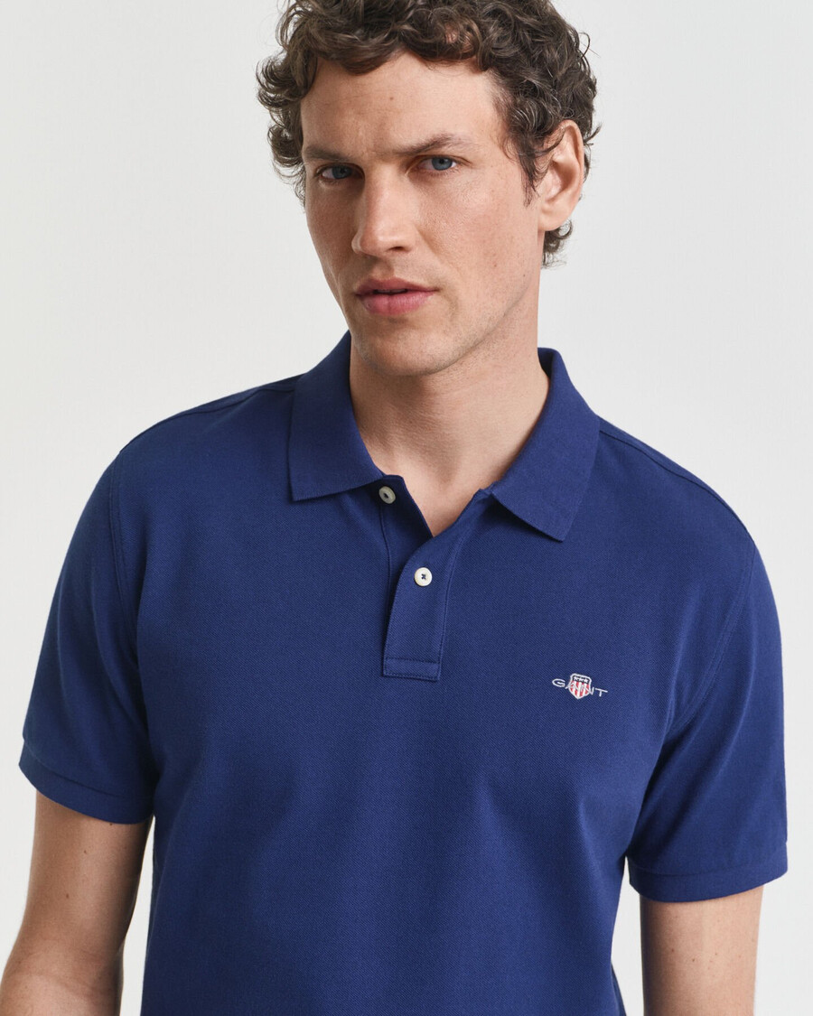 tricou polo cu croială regulată shield piqué - albastru persan