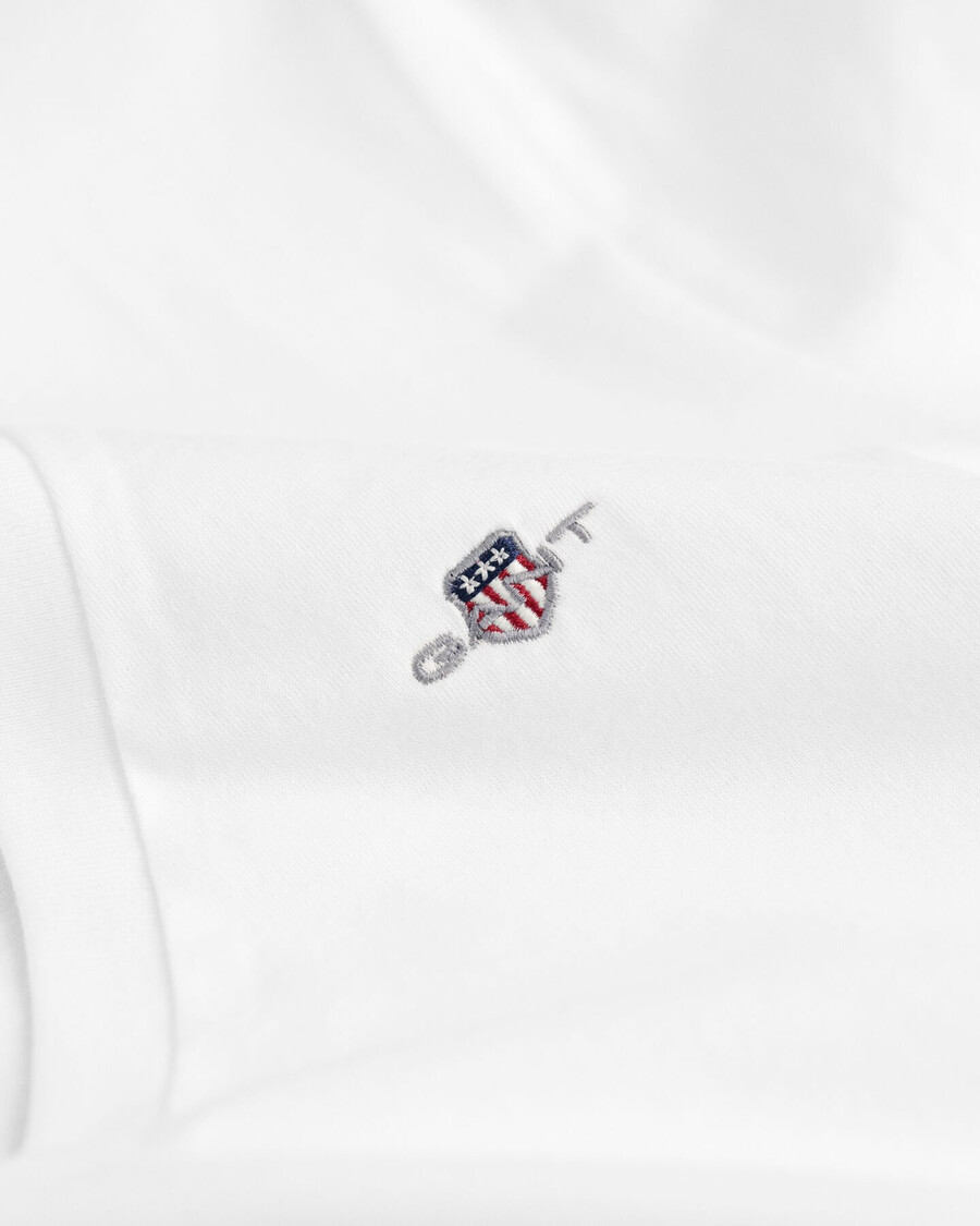 tricou cu guler în v și scut - alb