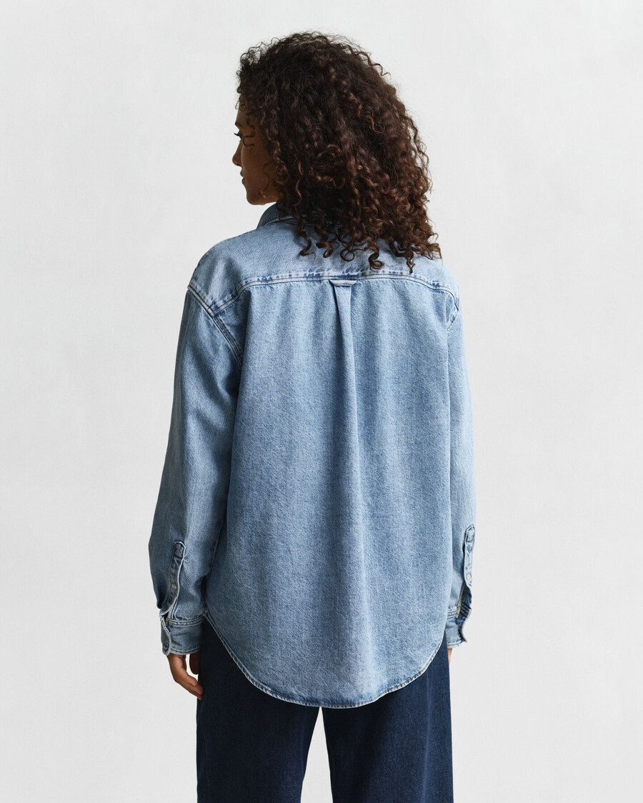 cămașă din denim cu croială relaxată - albastru mediu purtată