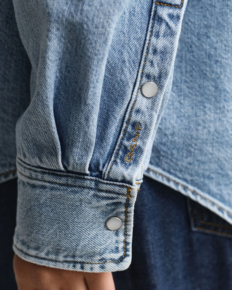 cămașă din denim cu croială relaxată - albastru mediu purtată