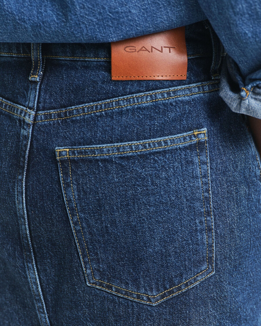 fustă midi din denim cu nasturi - albastru închis purtată
