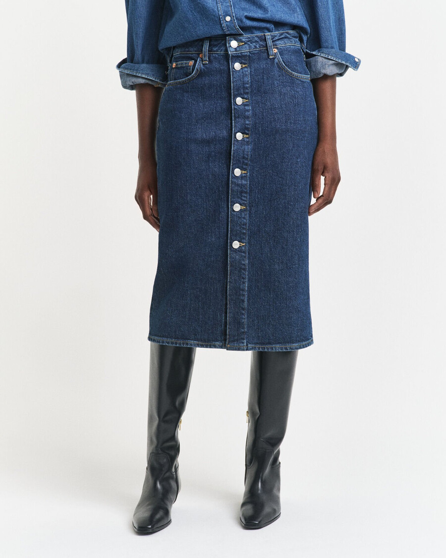 fustă midi din denim cu nasturi - albastru închis purtată