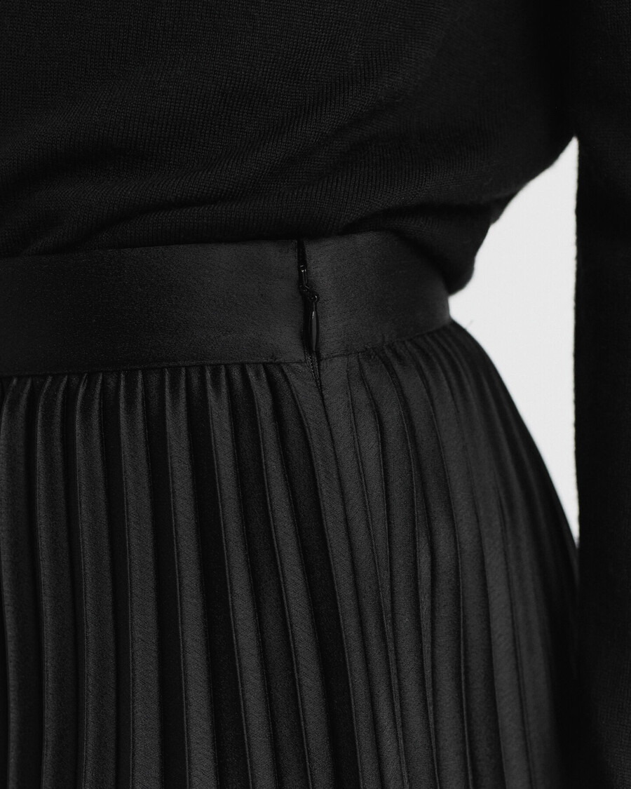 fustă plisată din satin - negru